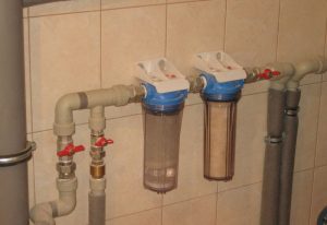 Установка проточного фильтра для воды в Коммунаре