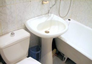 Установка раковины тюльпан в ванной в Коммунаре